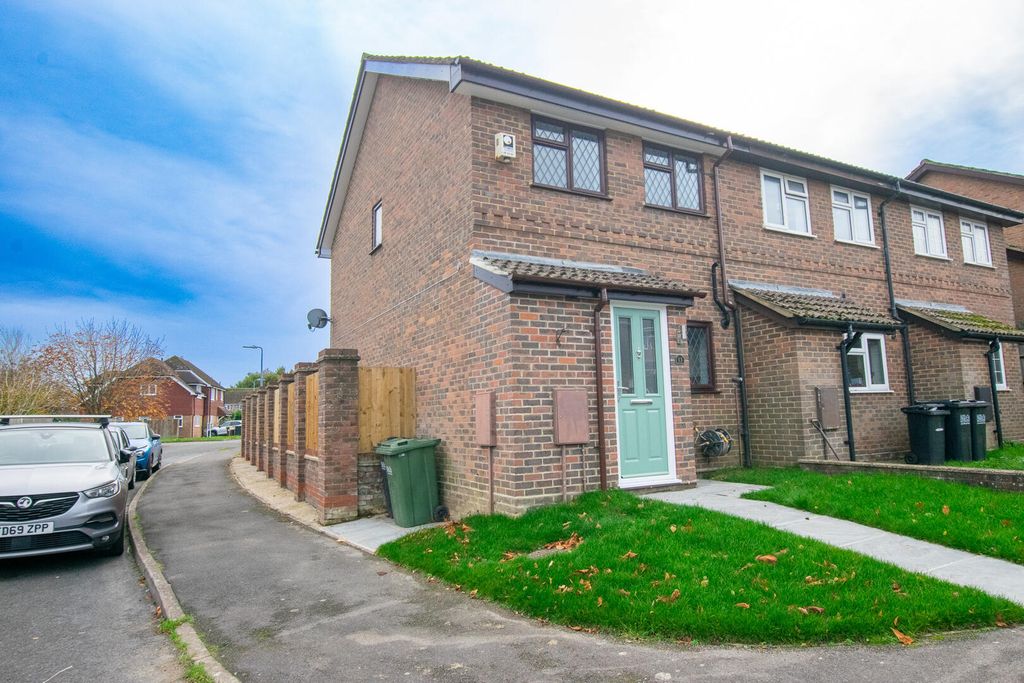 Property photo 1 of 17 Front (Exterior)