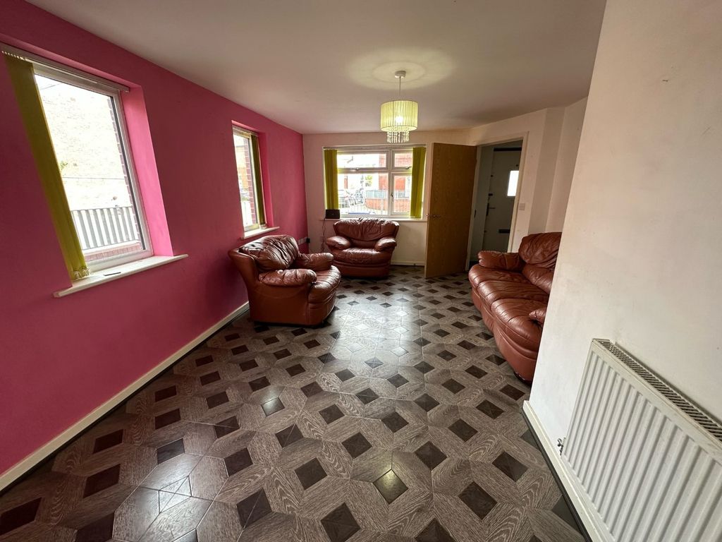 Property photo 3 of 20