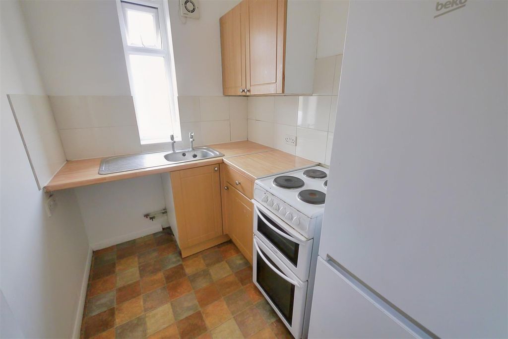 Property photo 3 of 5 Kitchen