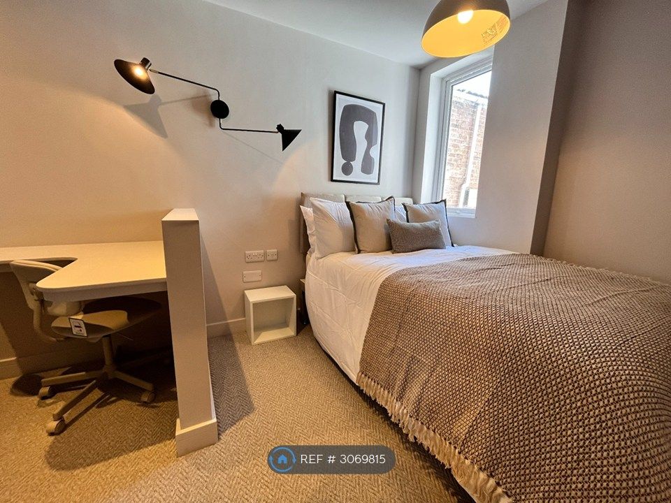 Property photo 2 of 9 Room4