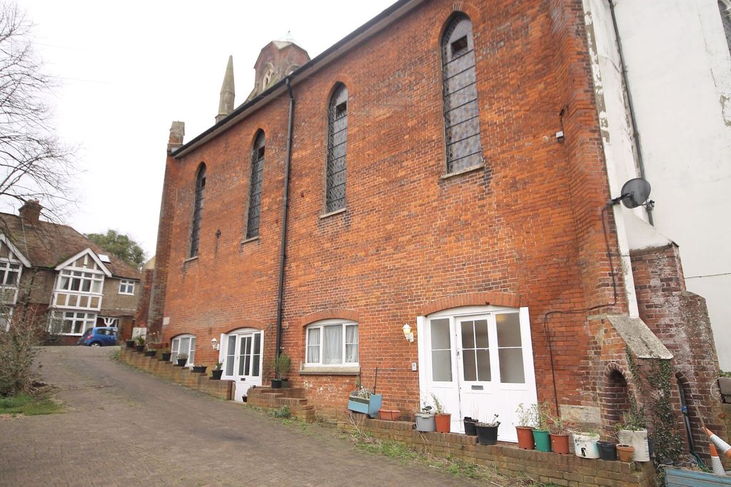 Property photo 1 of 8