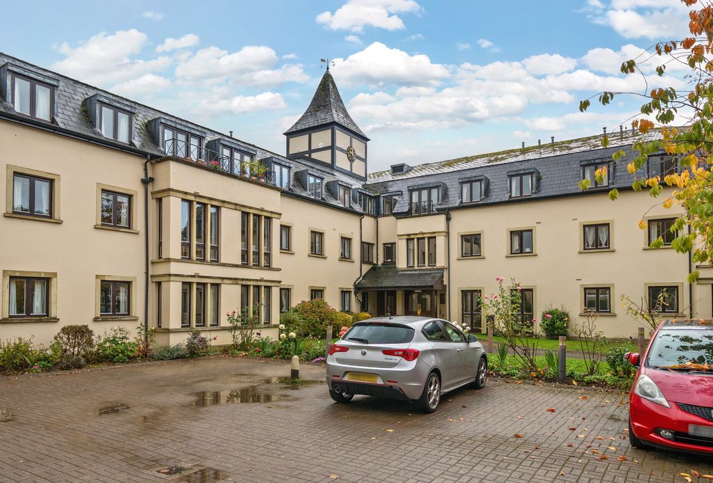 Property photo 2 of 10 External