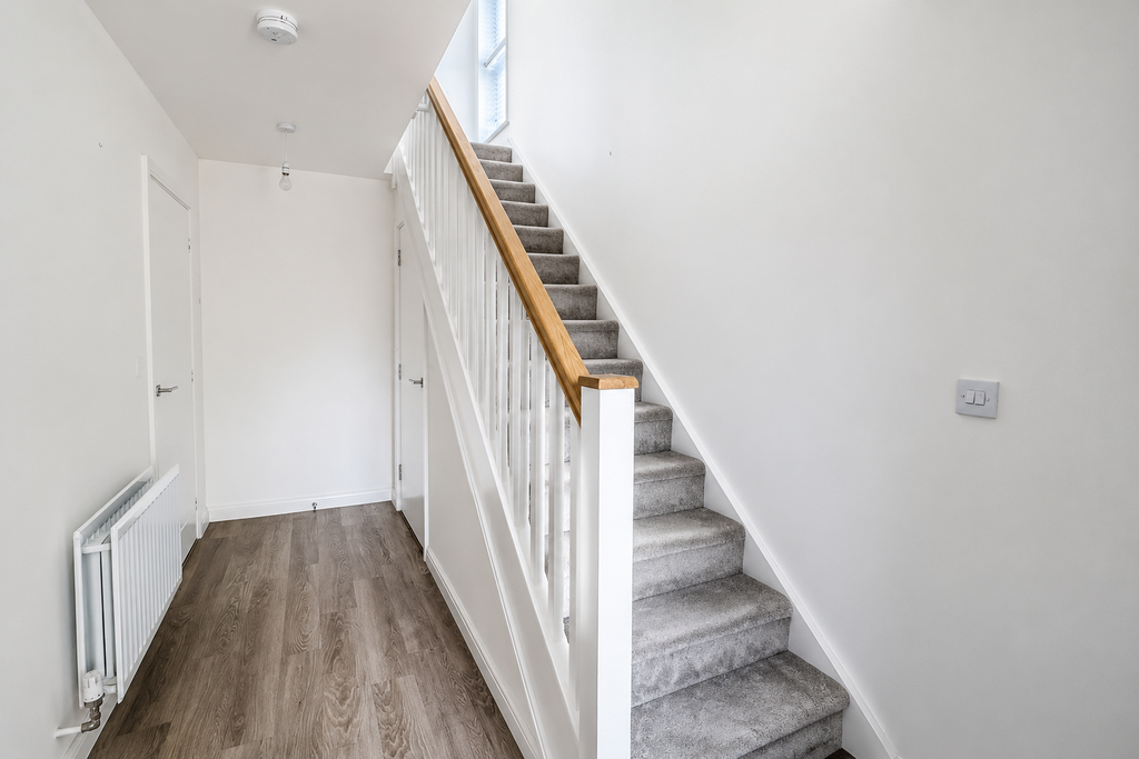 Property photo 2 of 17 Hallway
