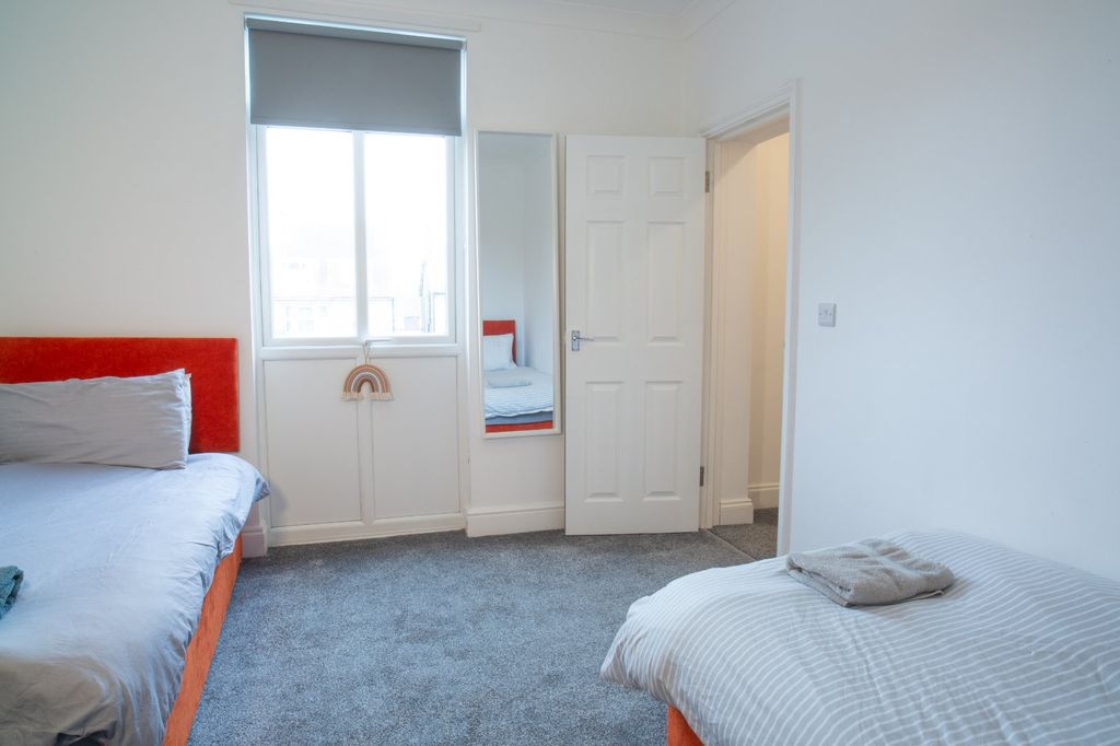 Property photo 2 of 14 Picture No. 05