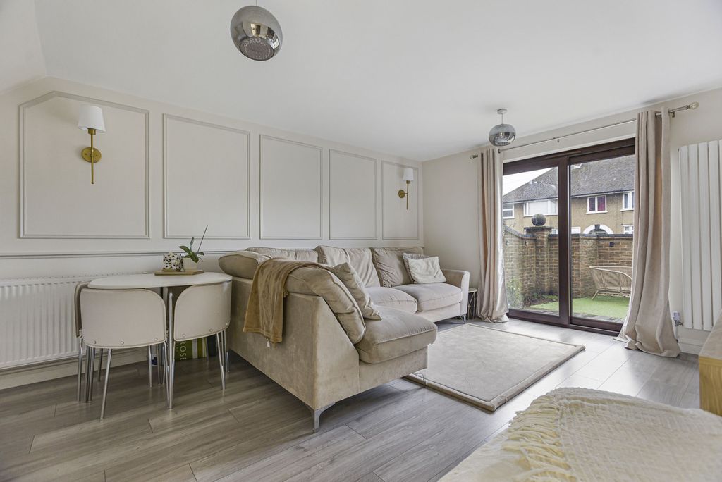 Additional image 2 of 2 bed flat for saleHillsborough Road, Oxford OX4