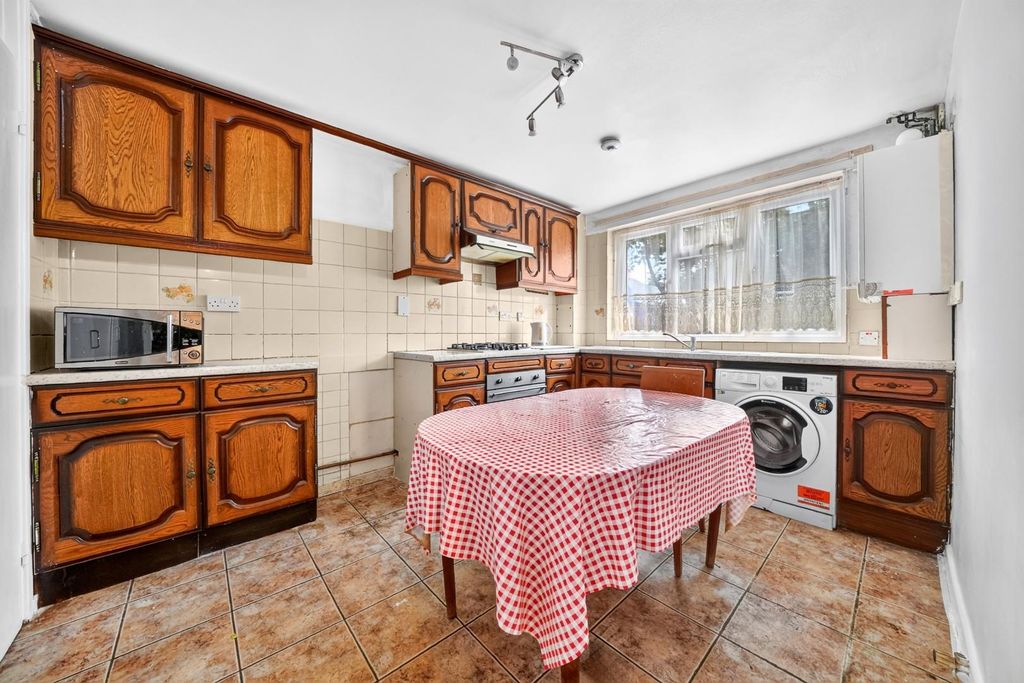 Property photo 3 of 14 28.Jpg