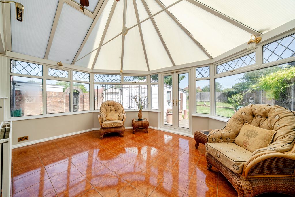 Property photo 3 of 20 1481543-4-6A35159...