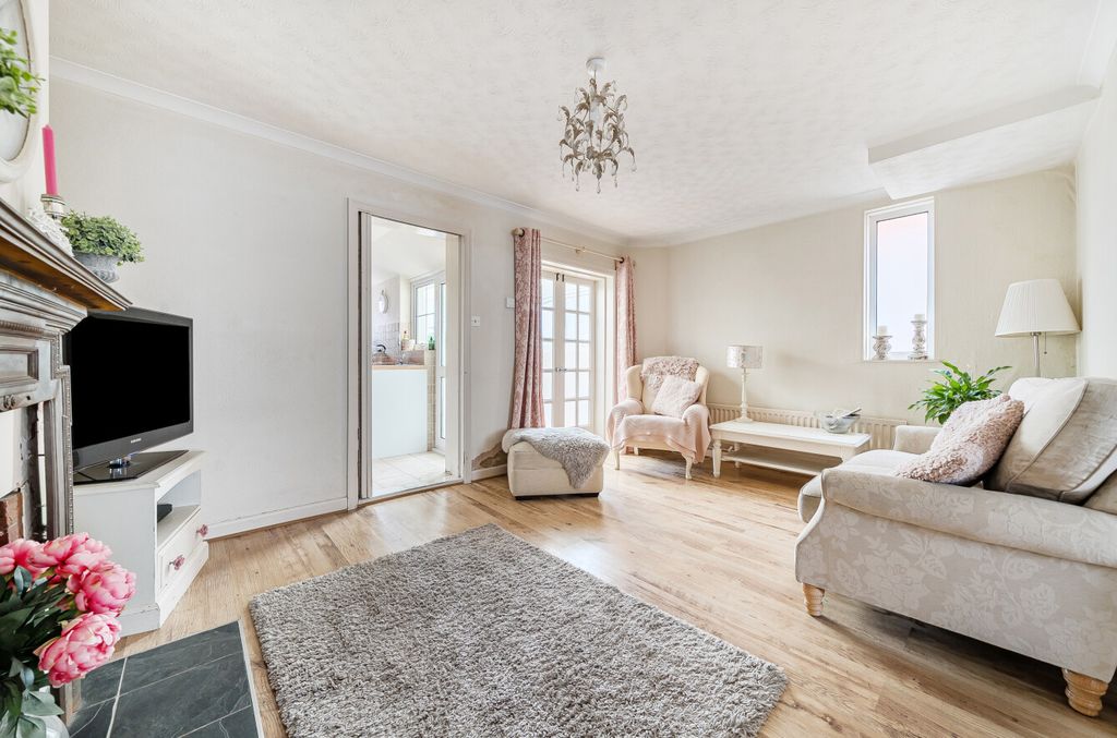 Property photo 2 of 10 1370656-14-68F66E...