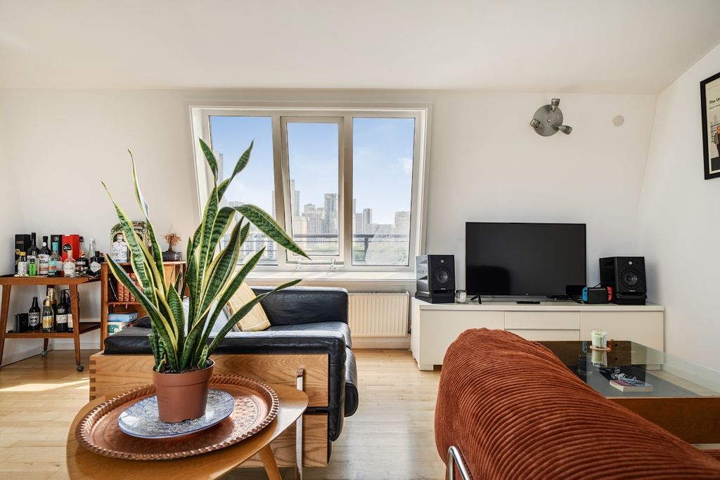 Property photo 3 of 19 1468867-7-6A196F1...