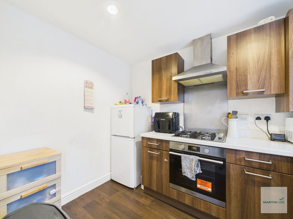 Property photo 3 of 12 Cam03394G0-Pr0410-Still002