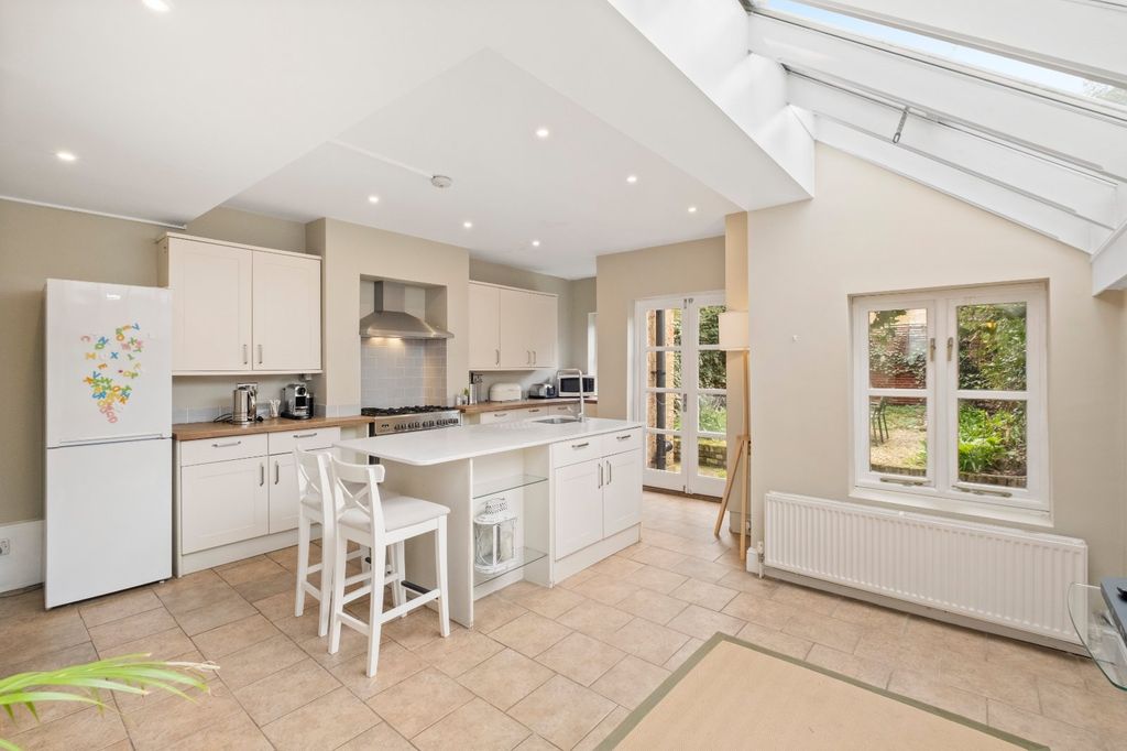 Property photo 3 of 12