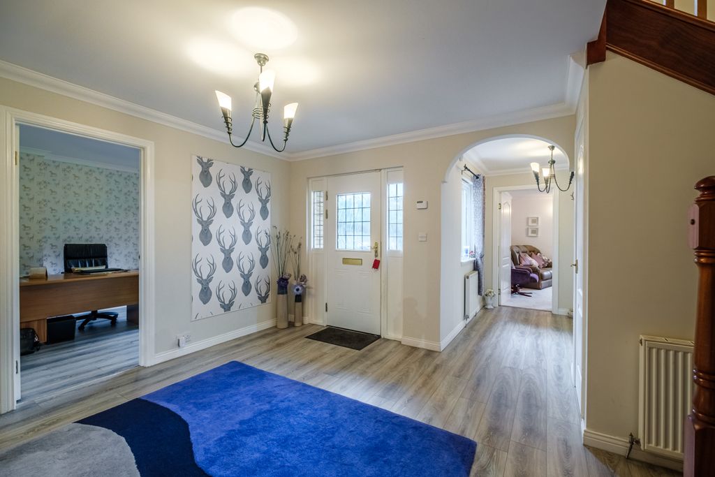 Property photo 2 of 53