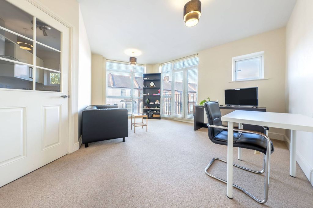 Property photo 2 of 12