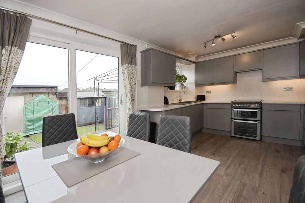 Property photo 2 of 16 Pbox-Img.Jpg