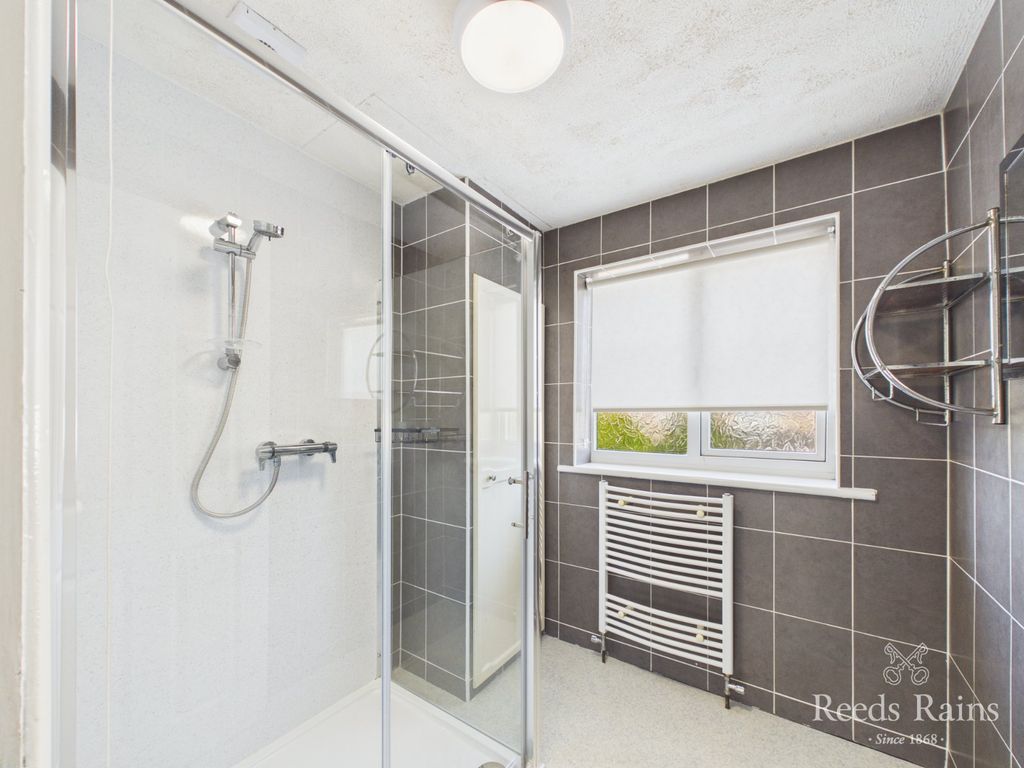 Property photo 3 of 22 Shower Room