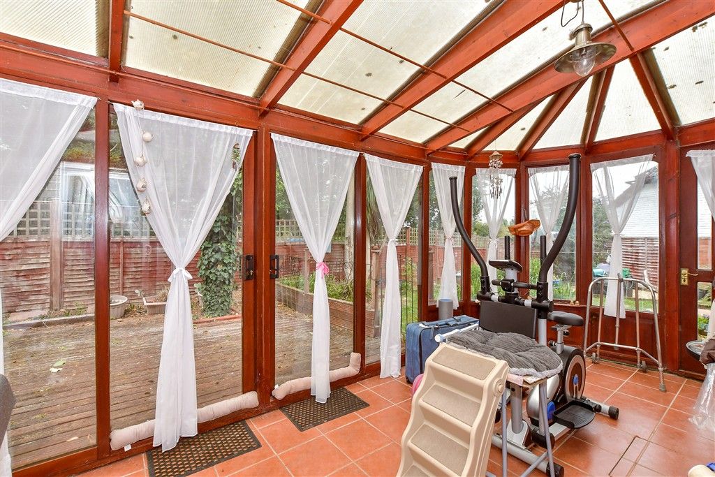 Property photo 3 of 18 Conservatory