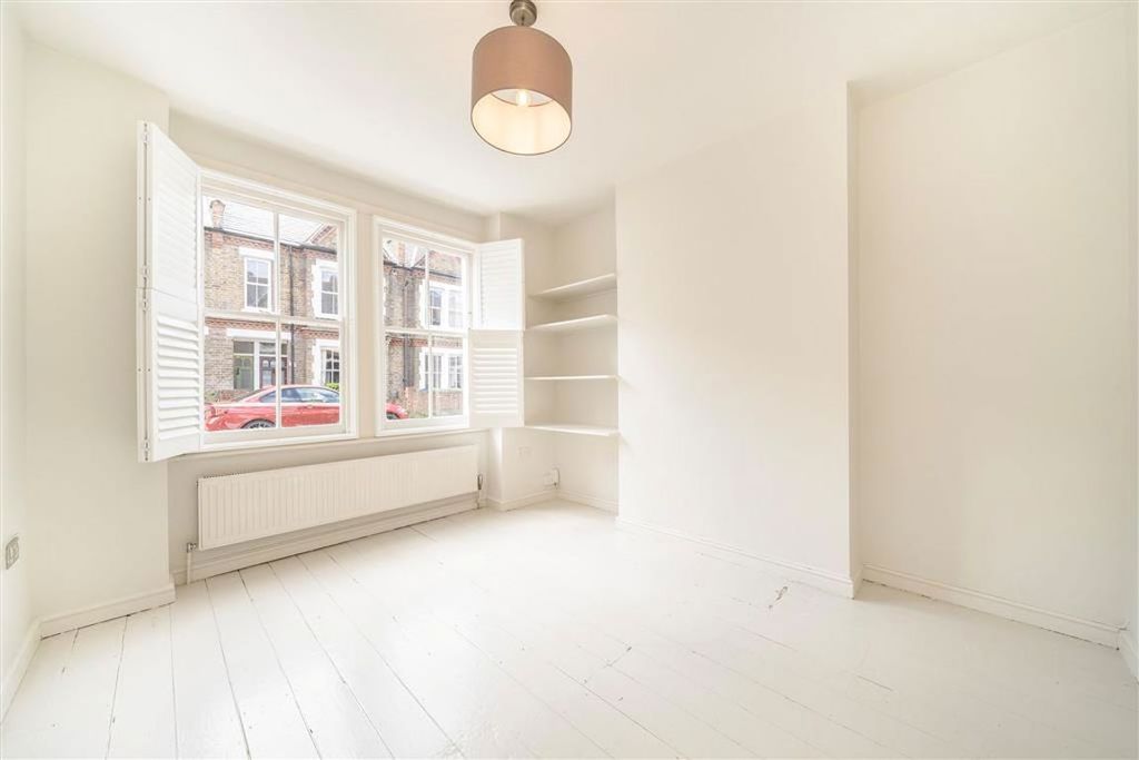 Property photo 2 of 6