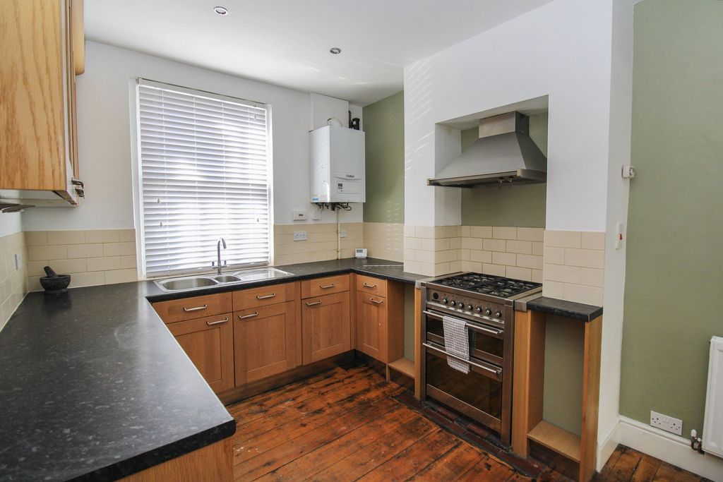 Property photo 3 of 20