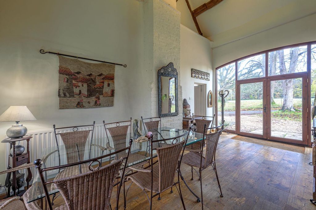 Property photo 3 of 32