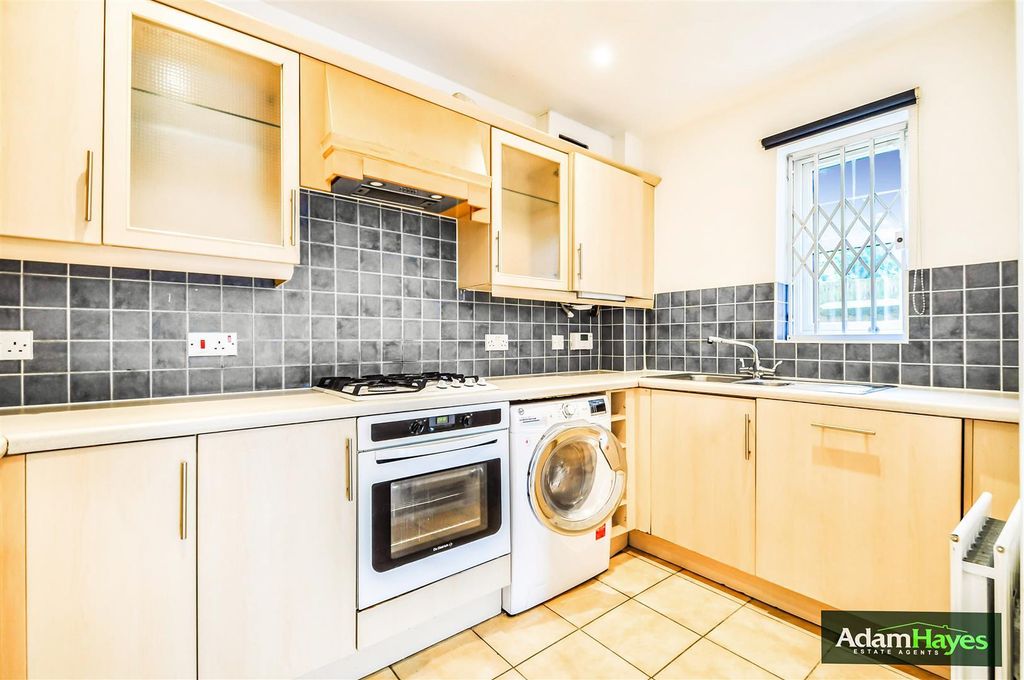 Property photo 3 of 9 4Ugz7Y3Rakow5Jnxk9Zcrq.Jpg