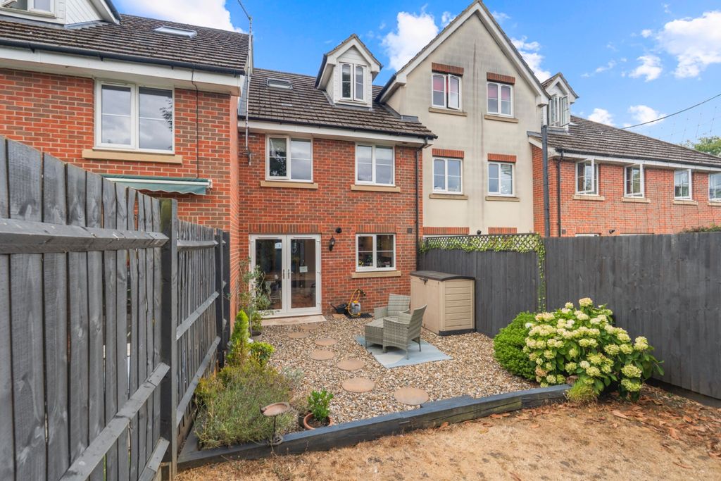 Property photo 3 of 18 5593163