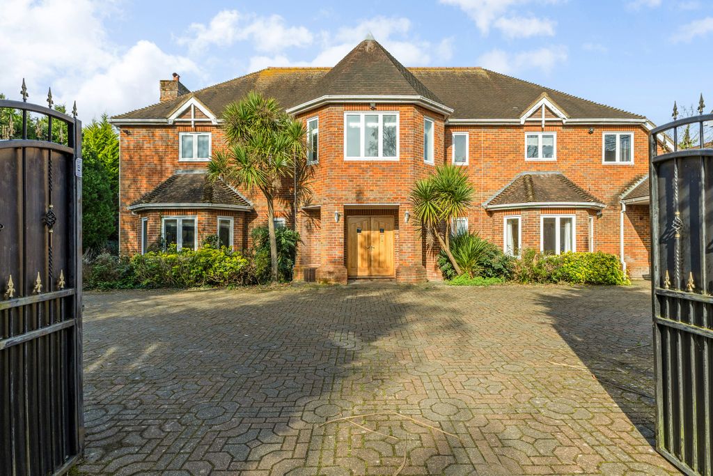 Property photo 1 of 16