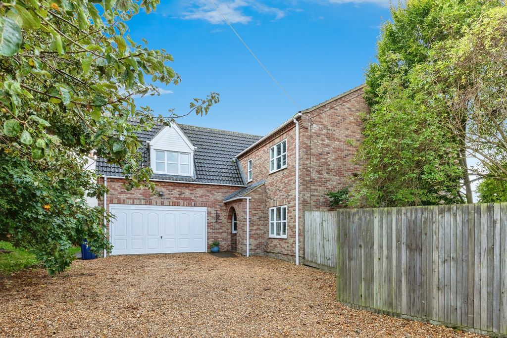 Property photo 2 of 19