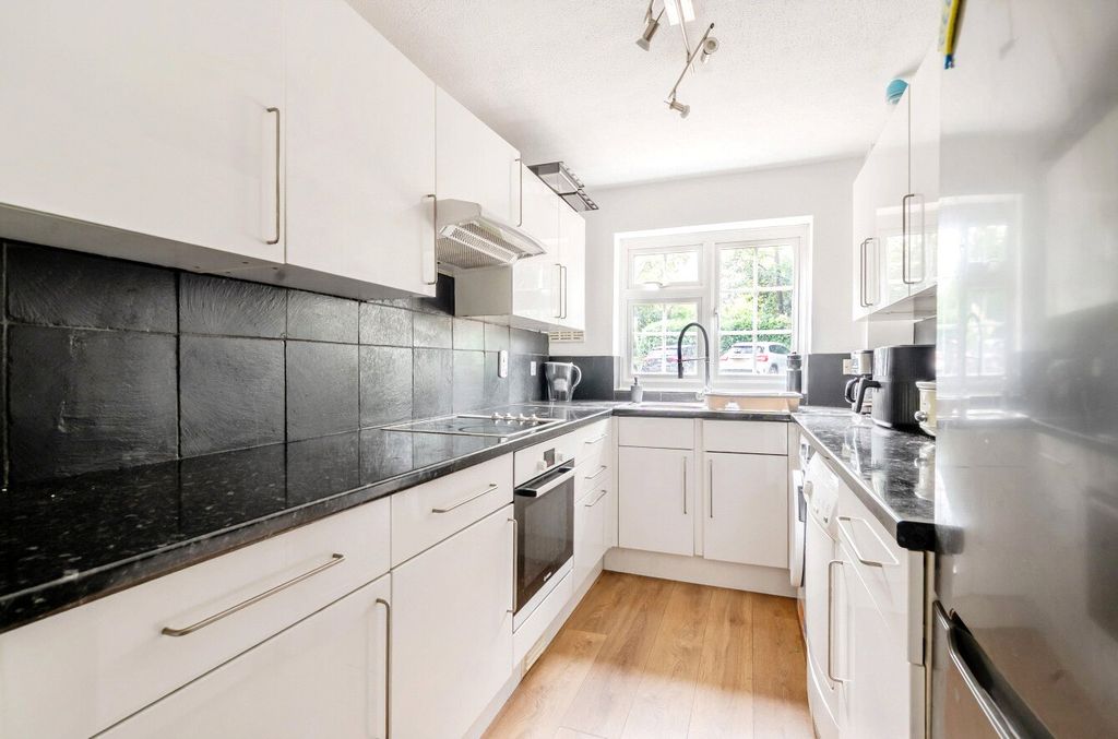 Property photo 3 of 16 Kitchen