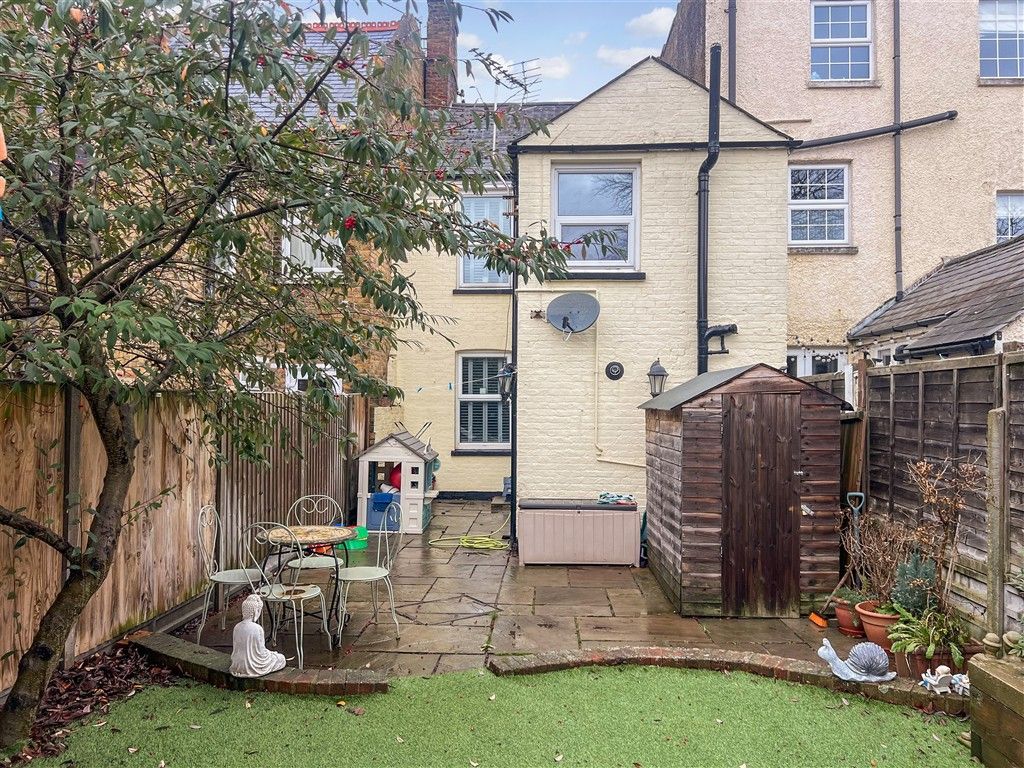 Property photo 3 of 8 Garden