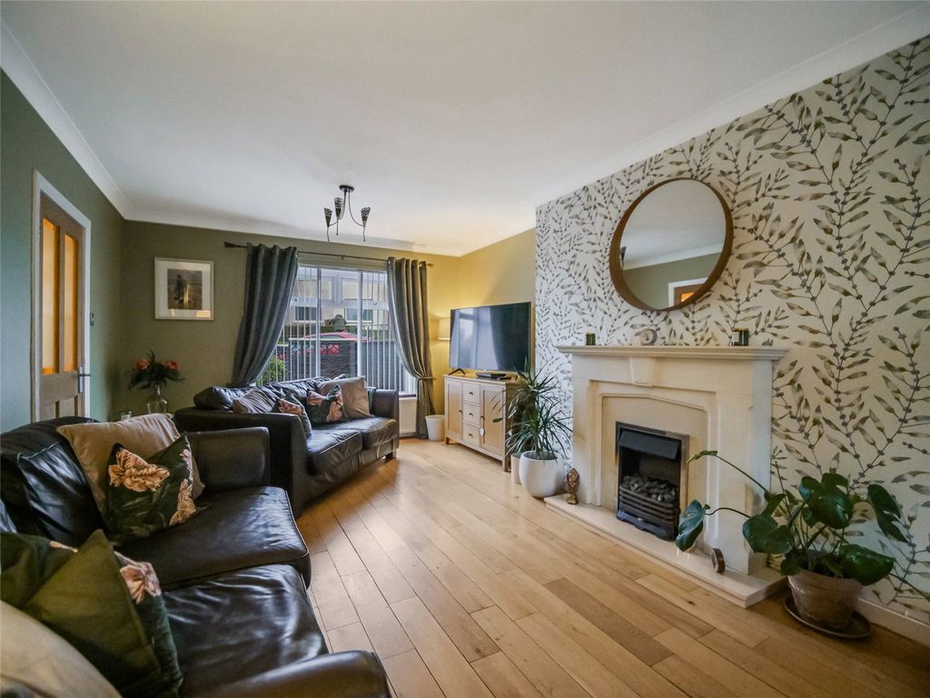 Property photo 3 of 17 3