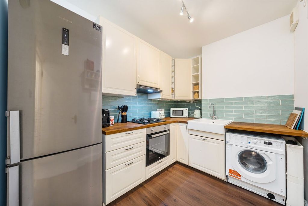 Property photo 3 of 6