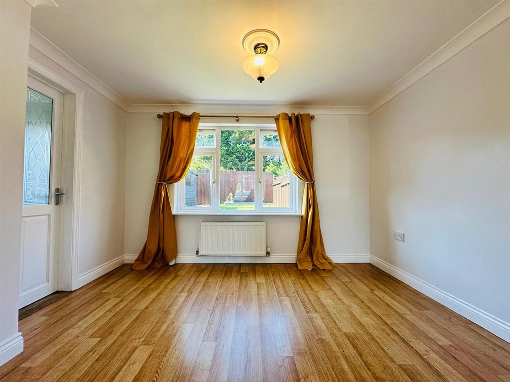 Property photo 3 of 13 Dining Area