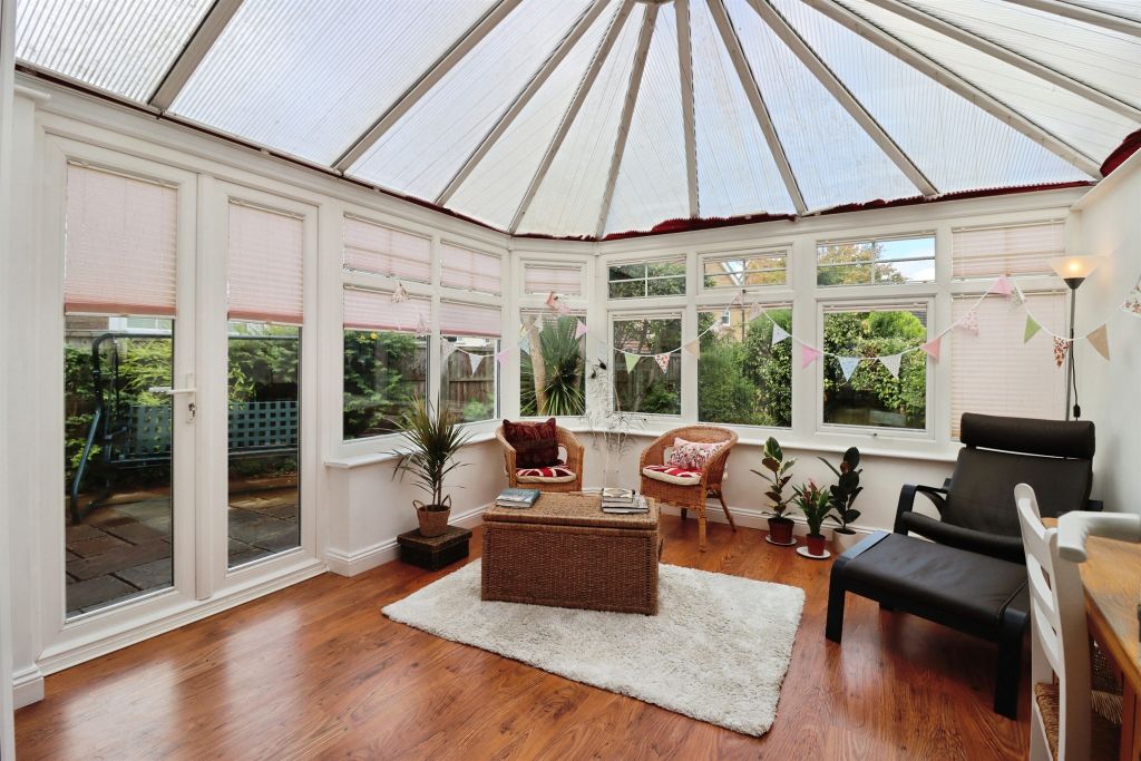 Property photo 2 of 31