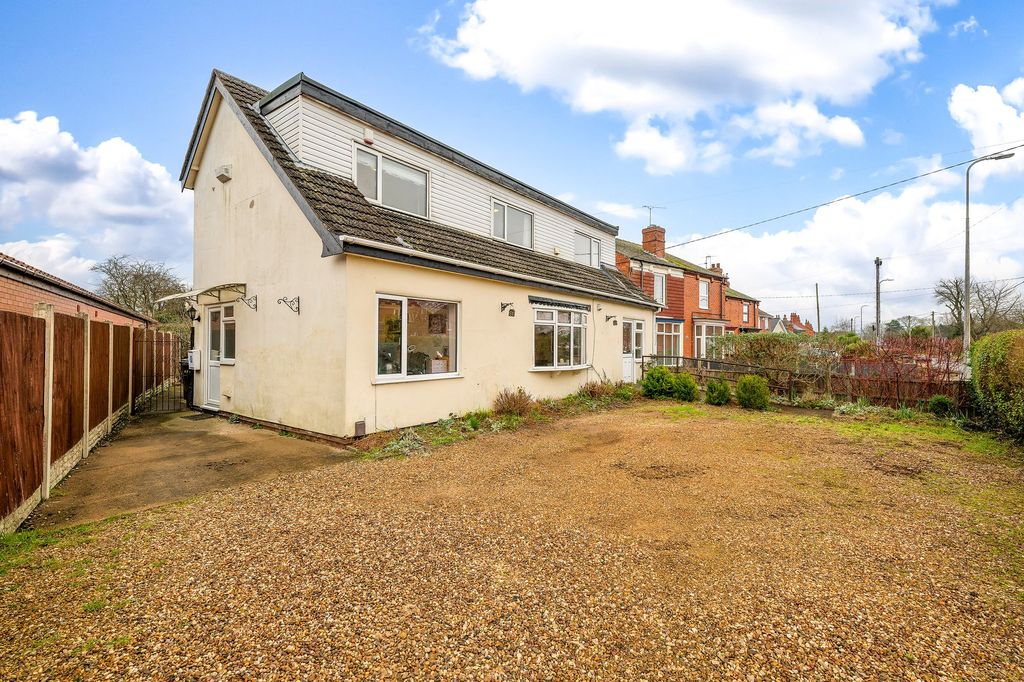 Property photo 1 of 31