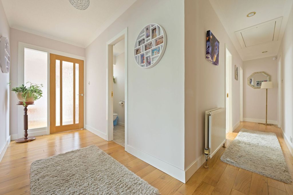 Property photo 3 of 44