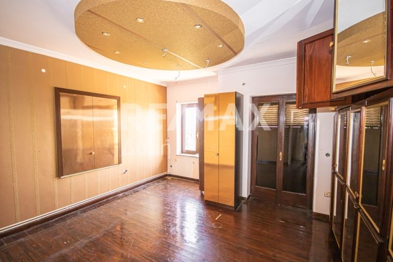 Property photo 3 of 25