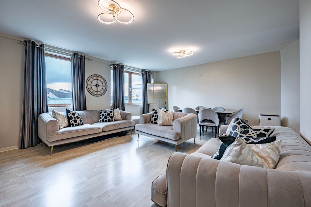 Property photo 2 of 26