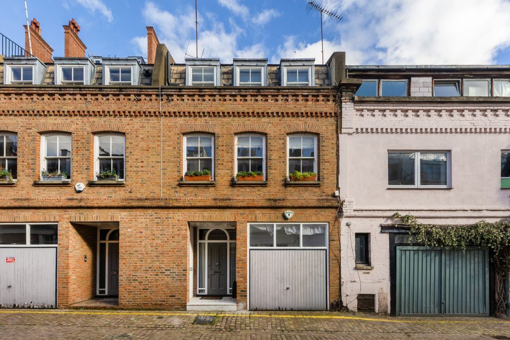 Property photo 1 of 16 External