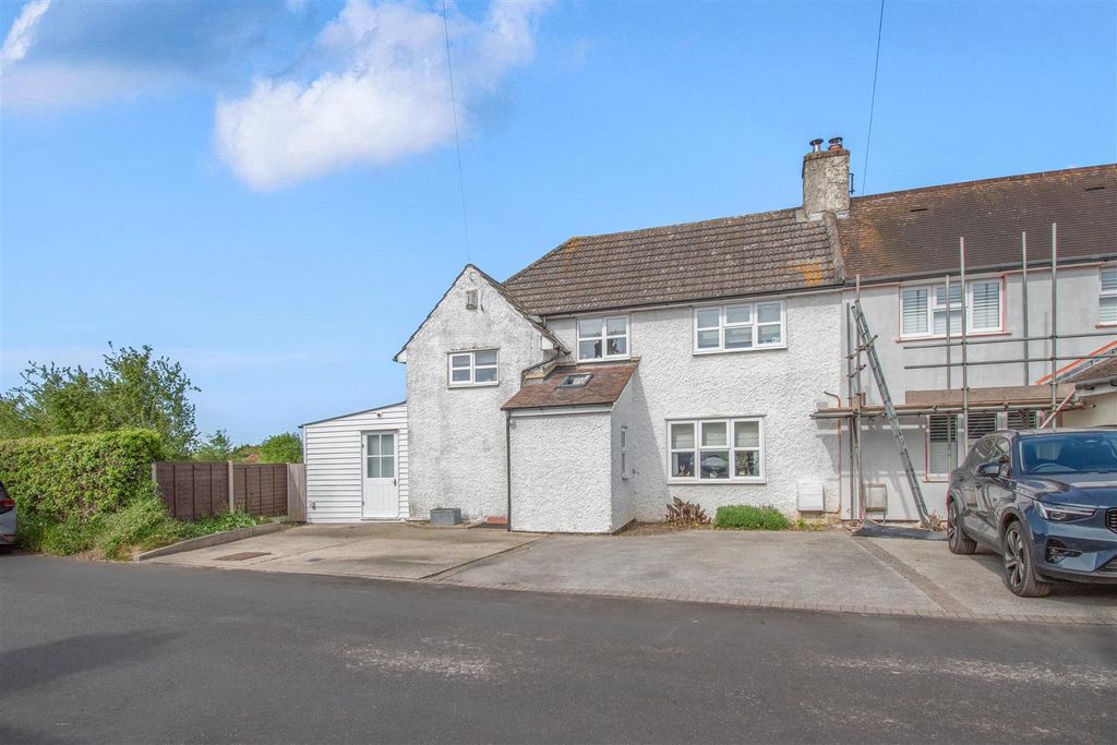 Property photo 1 of 23 8689859-Exterior03.Jpg