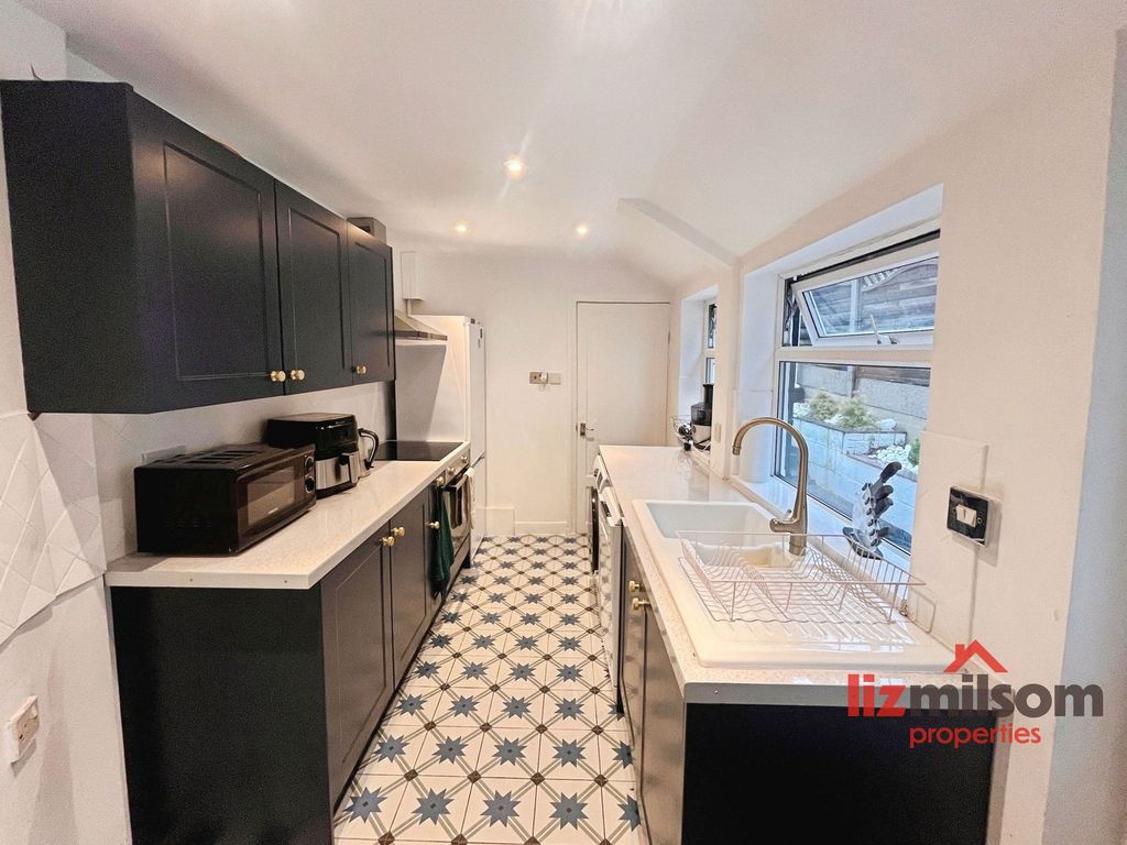 Property photo 3 of 25