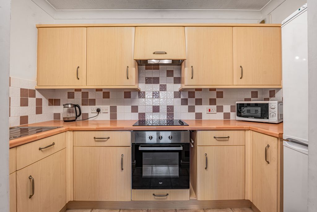 Property photo 2 of 12