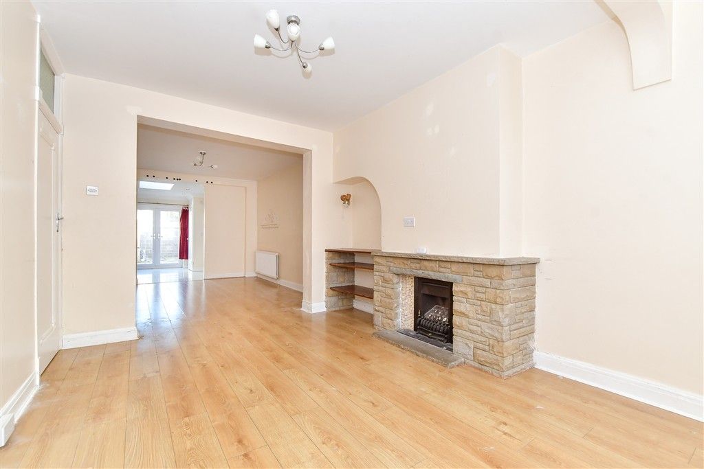 Property photo 2 of 16 Lounge