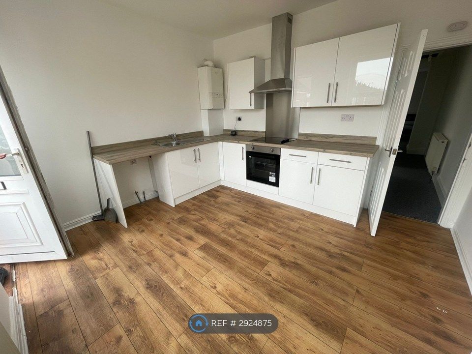 Property photo 3 of 7 Kitchen
