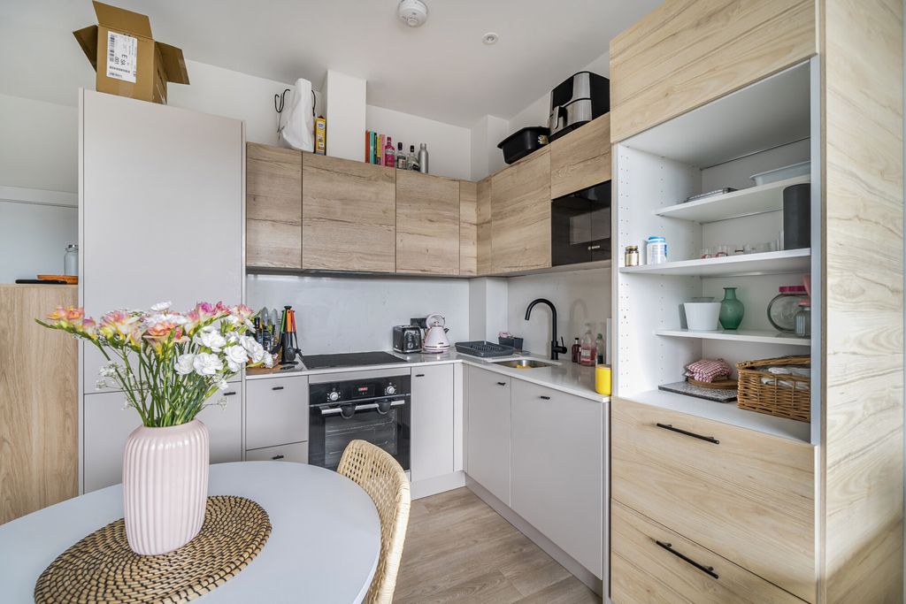 Property photo 3 of 19 1331500-3-688A443...