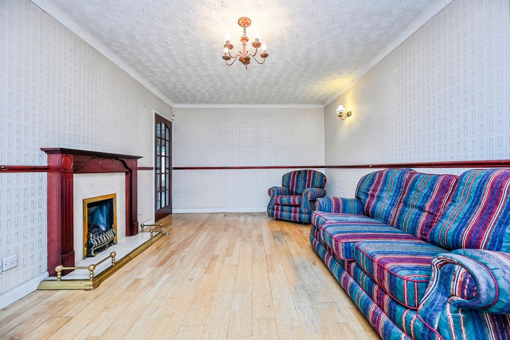 Property photo 3 of 17 Photo