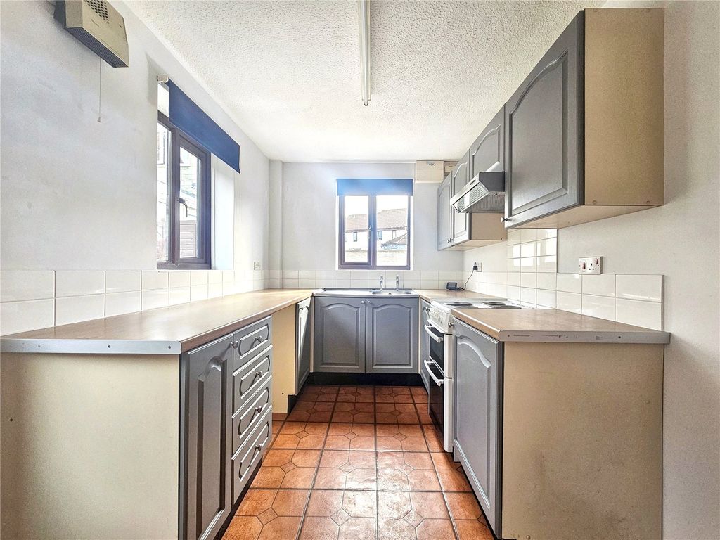Property photo 3 of 11 Picture No. 14