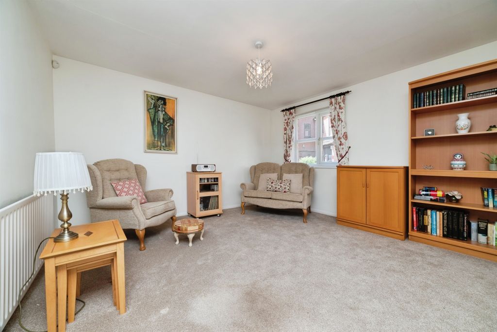 2 bed flat for saleMarine Wharf, Hull HU1