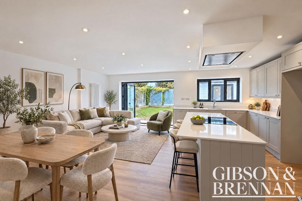 Property photo 2 of 46 5572382