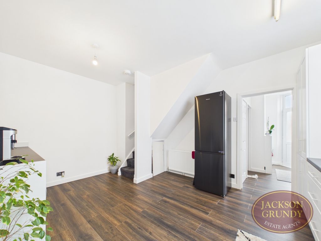 Property photo 3 of 13 Whitworth Road