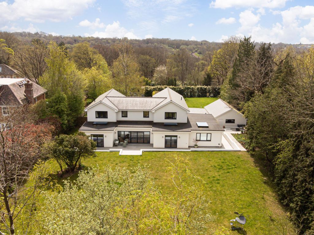 Property photo 2 of 39